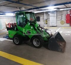 Техническое обслуживание мини-погрузчика AVANT 750
